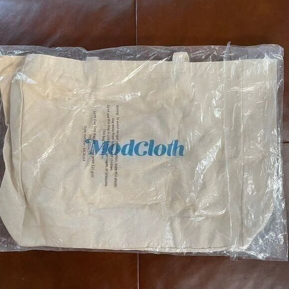 NEW ModCloth Earth Day Canvas Tote - Picture 5 of 6